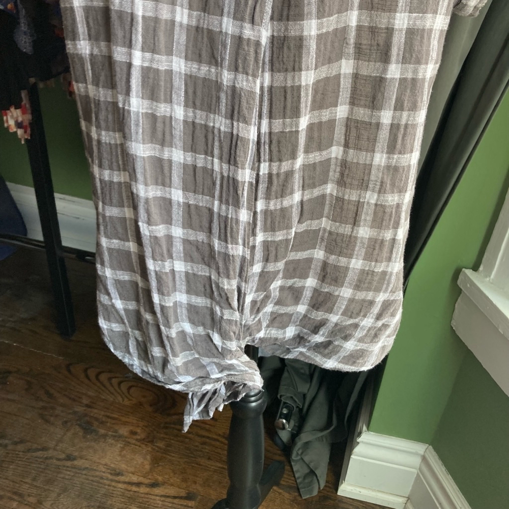Women's Lucky Brand Plaid Button-Down Shirt Size M Gray & White - Picture 11 of 15
